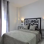 Πανσιόν Almanzor *