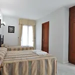 Πανσιόν Almanzor