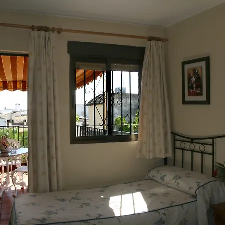 Almanzor بيت ضيافة