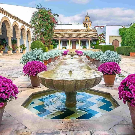 Almanzor بيت ضيافة