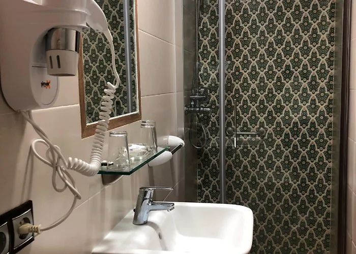 Almanzor בית הארחה *