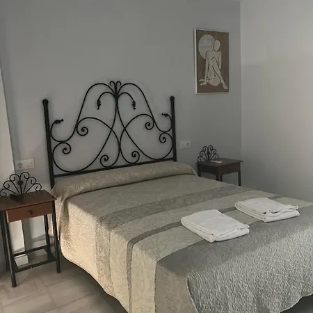 オスタル アルマンソル ゲストハウス