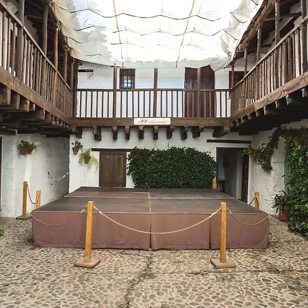 オスタル アルマンソル ゲストハウス *