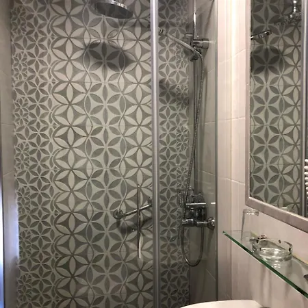 オスタル アルマンソル ゲストハウス *