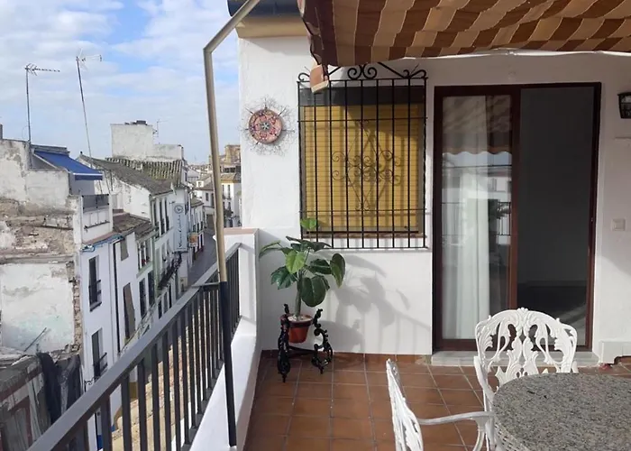 オスタル アルマンソル ゲストハウス