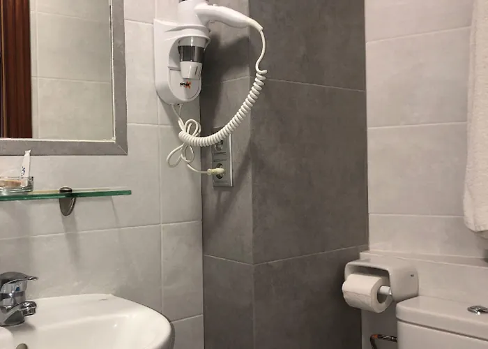 ゲストハウス オスタル アルマンソル *